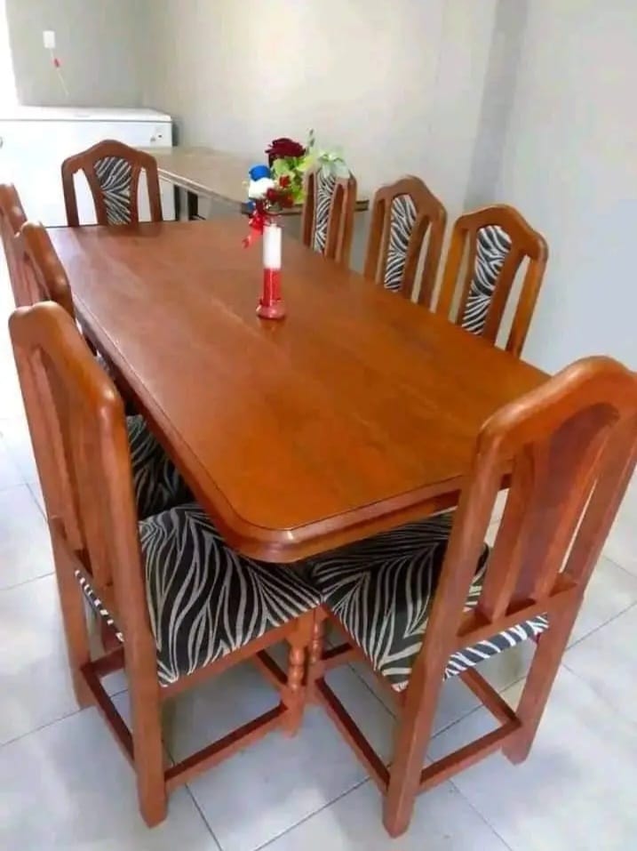 Juego de mesa de algarrobo